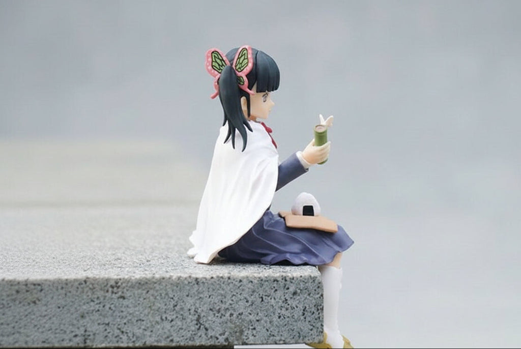 Demon Slayer : Kanae Kocho Sitting - Action Figure 14cm
