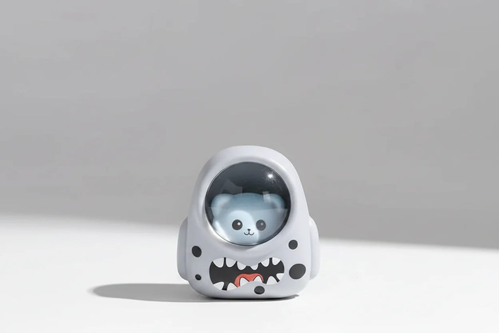 Cute Astro Cat Light-Up Backpack Keychain limited edition