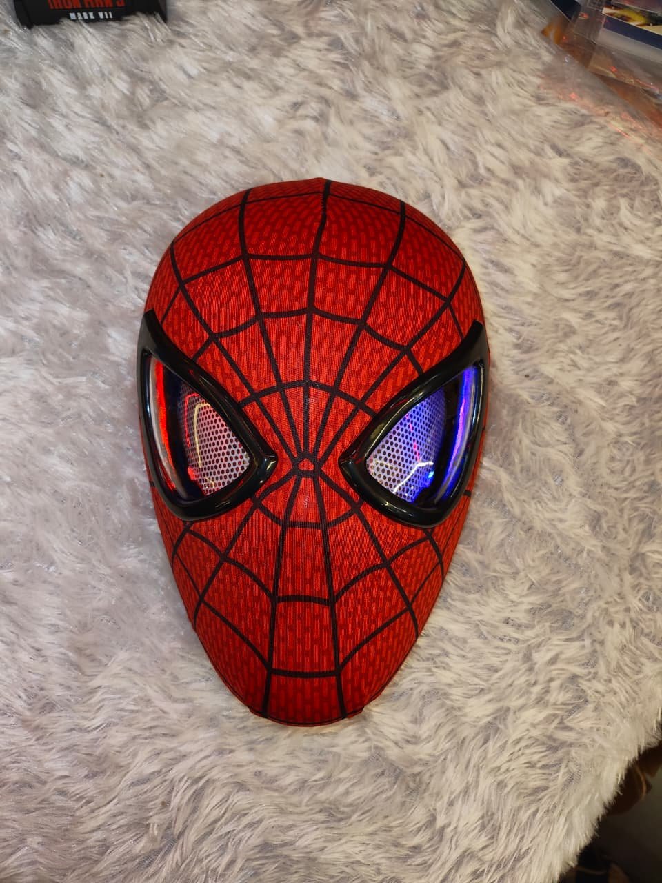 The Amazing Spider-Man Mask Glowing Eye & Jaw-Controlled LED