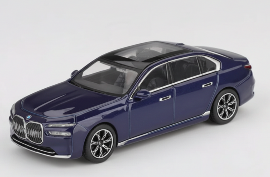 BMW i7 Car CCA G70 Premium Die-Cast Scale Model Car 1:24