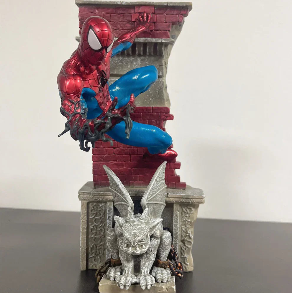 Spider-Man Metropolis Scaling The Walls Premium Action Figure 30cm