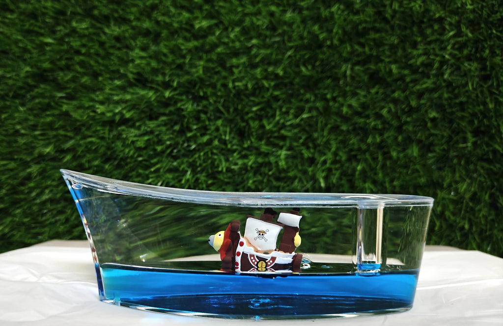 One Piece : Ship Pen Stand with Ocean Base – 16x5cm